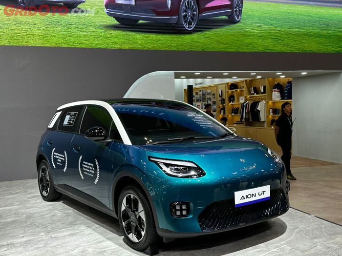 AION UT diajak pp Jakarta - Bandung hanya 1x Charger