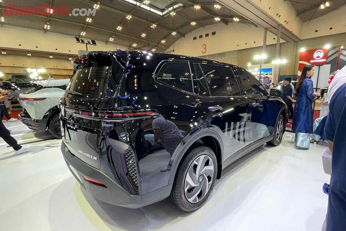 Buritan VinFast Limo Green.