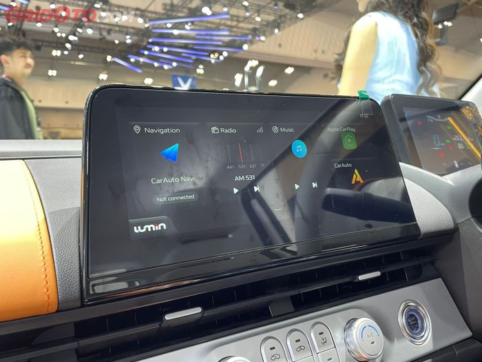 Head unit Changan Lumin dengan CarAuto.
