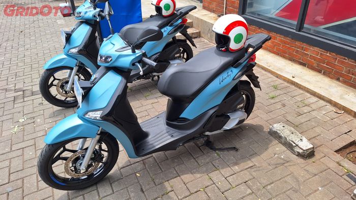 Piaggio Liberty S punya dek kaki yang luas.
