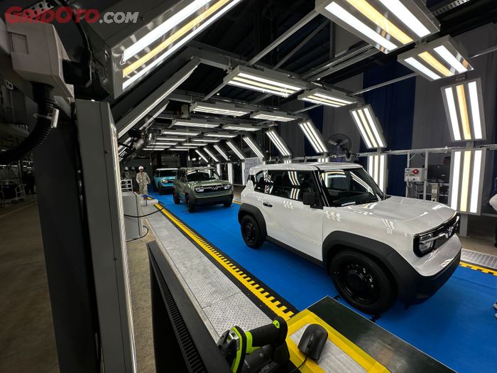 Mobil listrik VinFast VF 3 jadi model pertama yang dirakit di Subang