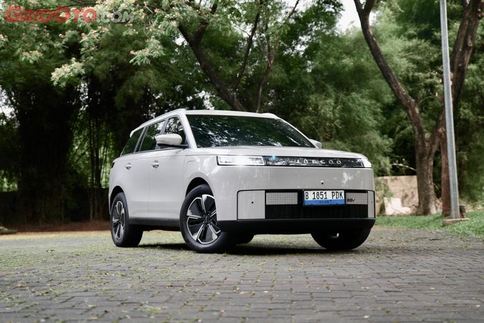 Mobil listrik JAECOO J5 EV Ivory Gray