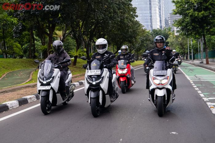 Sempat hujan, tapi enggakerunturkan serunya Nyoride ke Yamaha Revs Festival 2025
