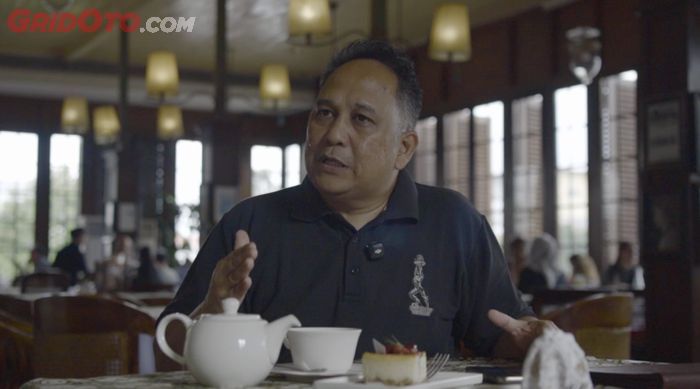 Ade Purnama. Detil menceritakan sejarah panjang Jakarta