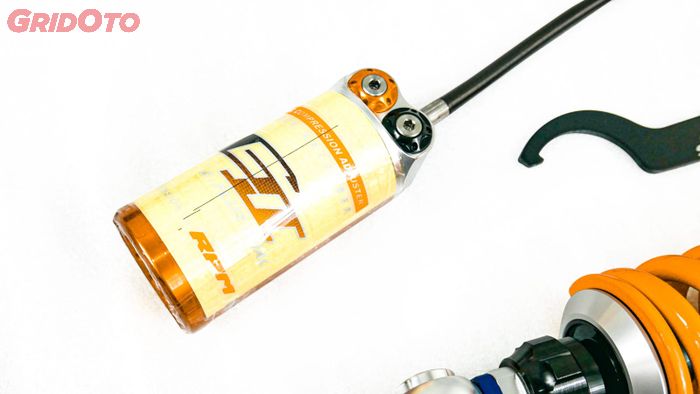 Untuk yang model monoshock, punya tabung terpisah dengan setinga high compression dan low compression 