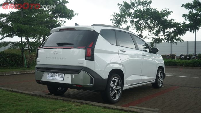 Akselerasi Hyundai Stargazer Cartenz sangat mumpuni untuk MPV 3 baris bangku