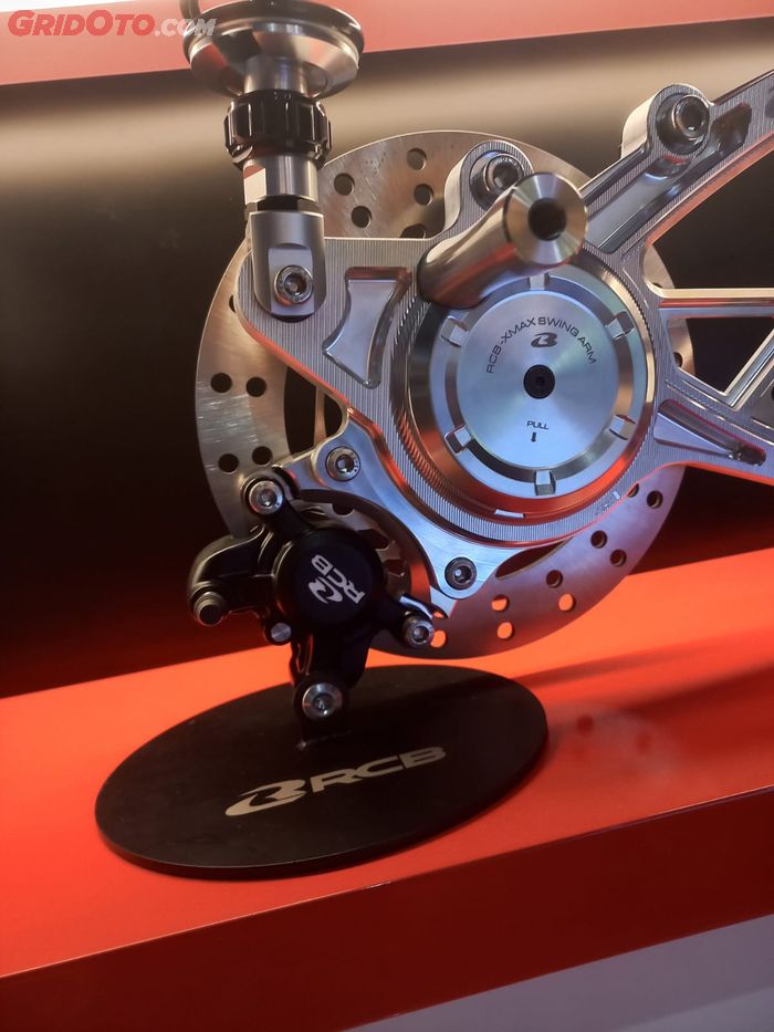 Swing arm RCB ini juga diberikan pilihan menggunkan Kaliper Rem RCB R55 yang nantinya sudah dilengkapi dengan bracket