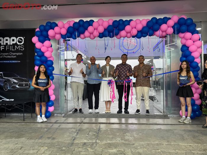 Seremoni pembukaan showroom Trapo Fatmawati