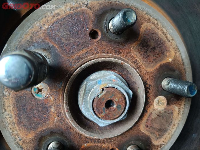 Ilustrasi as roda mobil