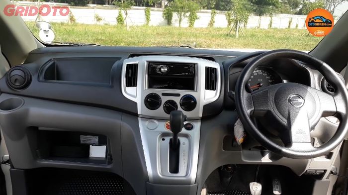 Ilustrasi interior mobil bekas Nissan Evalia