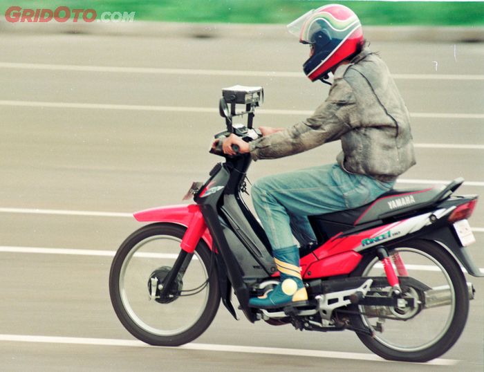 Yamaha Force 1 saat dites Tabloid Otomotif pada tahun 1992