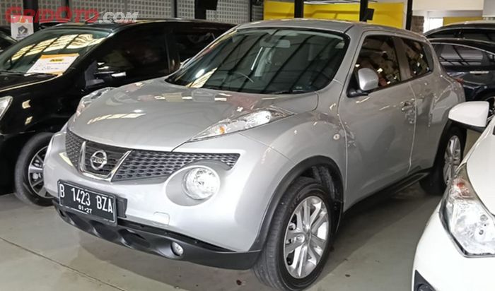 Mobil Bekas Nissan Zuke RX AT 2011