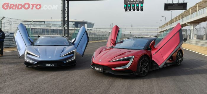 Yangwang U9 di sirkuit All Terrain BYD, Zhengzhou, Henan, Cina 