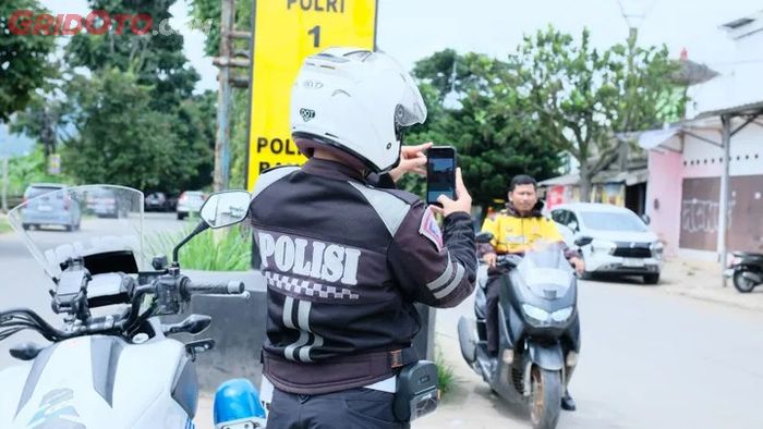 Jepret, tilang elektronik handheld menjangkau area lebih luas