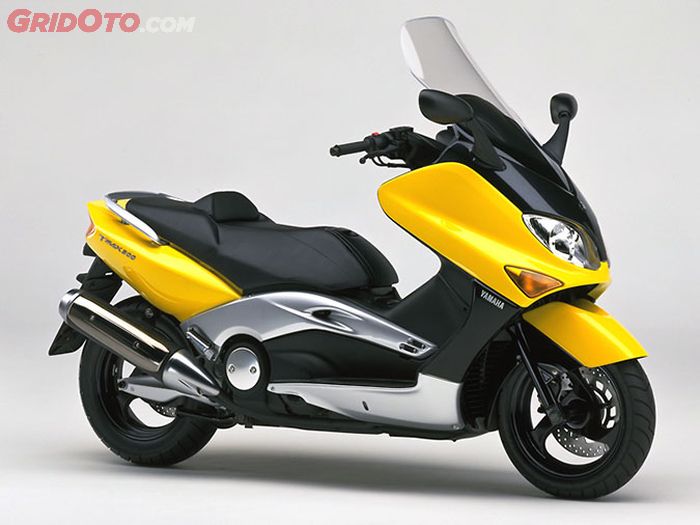 Yamaha TMAX 500 keluaran tahun 2001 jadi pembuka MAXi series di dunia.