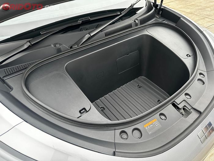 Bagasi depan Geely EX2