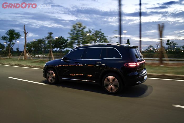 Sekali ngecas penuh Mercedes-Benz EQB 250+ bisa menempuh jarak hingga 535 km.
