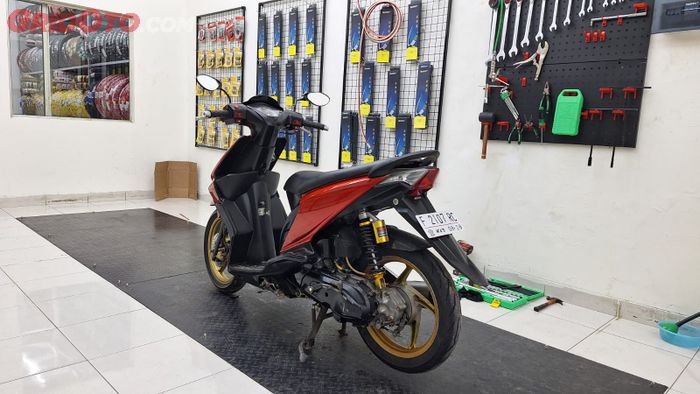 Djoeragan Ban Motor juga melayani perawatan motor seperti pergantian oli mesin hingga servis CVT 