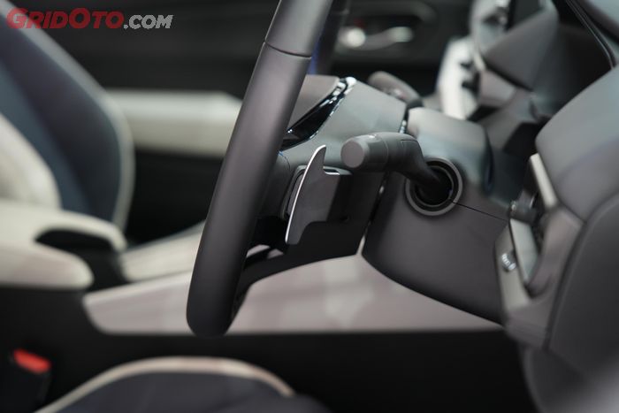 Paddle shift Honda Prelude berfungsi sebagai pengatur regenerative braking sekaligus juga mode manual gigi virtual