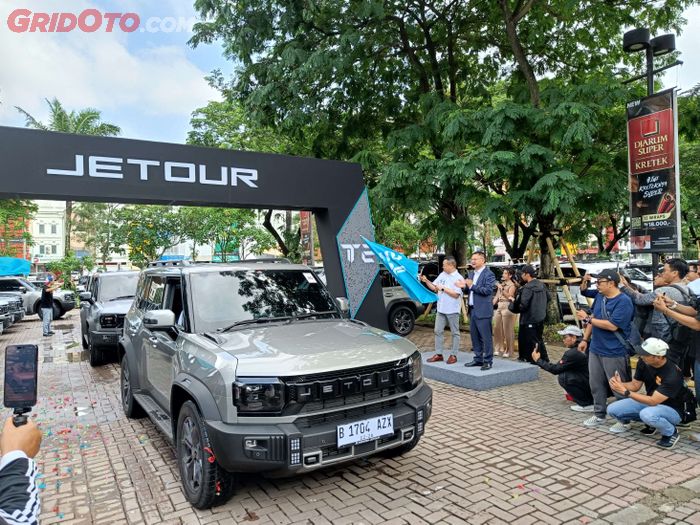 flag off serah terima Jetour T2 di Summarecon Serpong, Tangerang