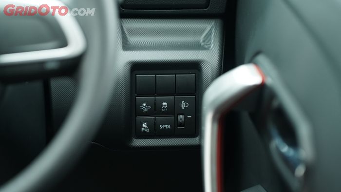 Aktivasi Smart Pedal di panel samping kemudi