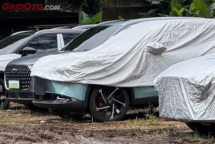 Siluet desain OMODA 7