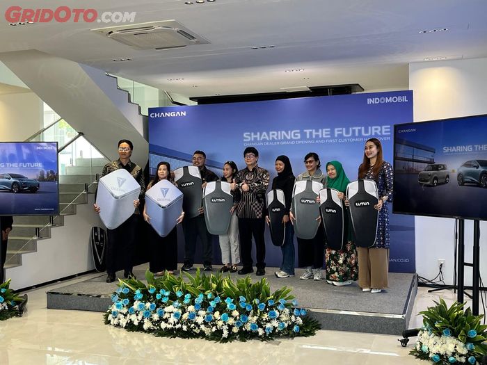 Serah terima unit Changan Lumin dan Deepal SO7