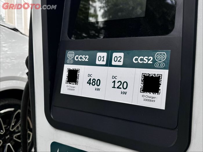 Voltron Charging Station 480 kW dan 120 kW di Mall Living World Alam Sutera, Tangerang