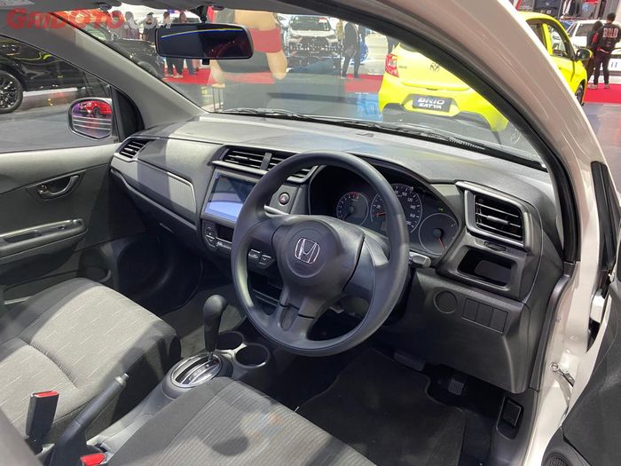 Interior Honda Brio S CVT.