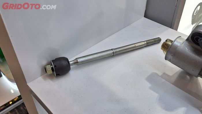 Komponen rack end pada kaki-kaki mobil 