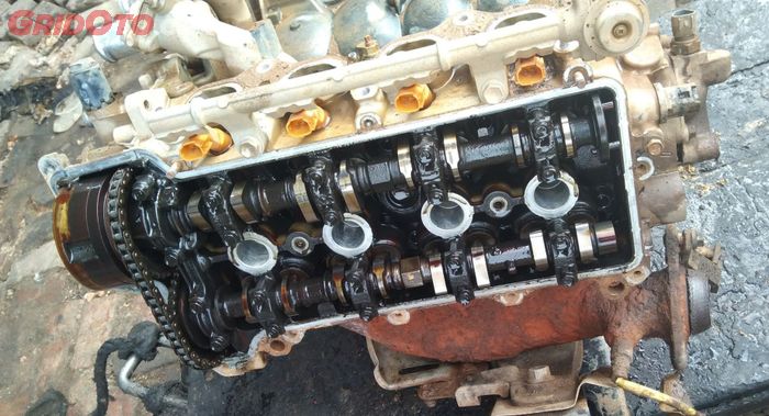 Apa itu Sludge? Efek Karena Malas Ganti Oli Mobil Sesuai Jadwal