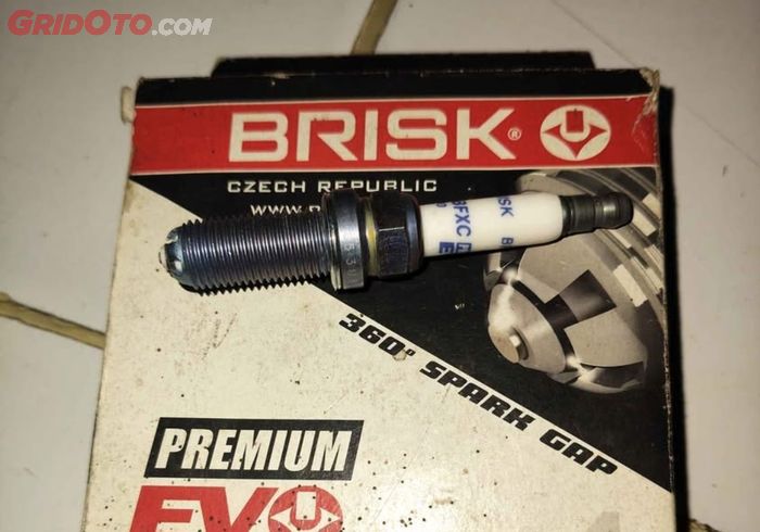 Ilustrasi busi mobil