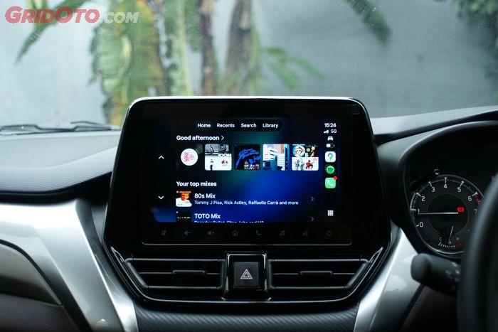 Head unit Suzuki Fronx GX berupa unit SmartPlay Pro yang sudah dapat Wireless Apple CarPlay.