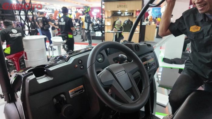 Dashboard Kawasaki MULE SX 4x4 FI minimalis sekali.