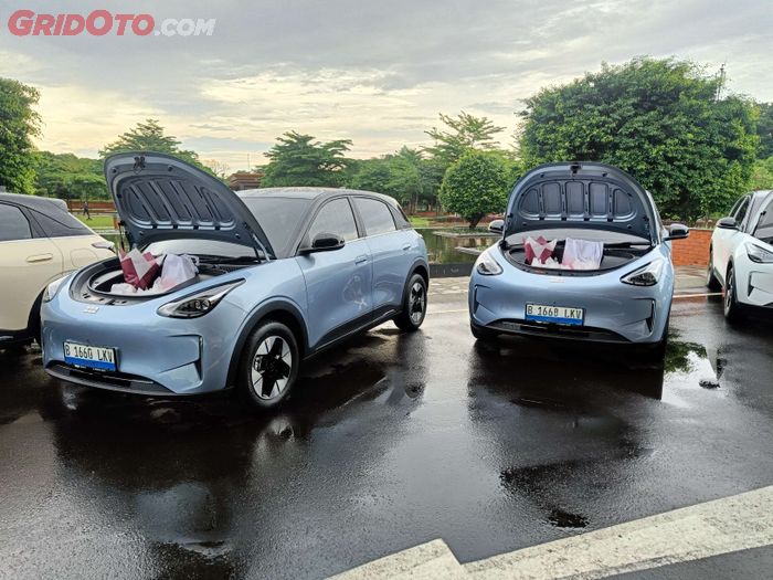 Sebanyak 100 unit lebih Geely EX2 diberikan di handover ceremony 