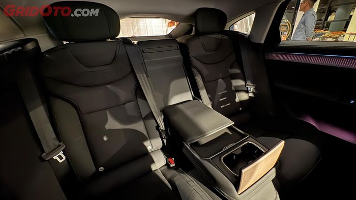 Jok baris kedua Volvo ES90