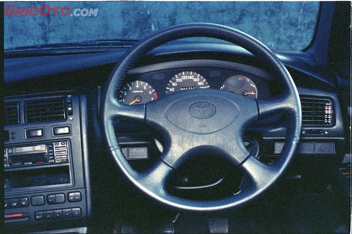 Interior Toyota Corona Absolute