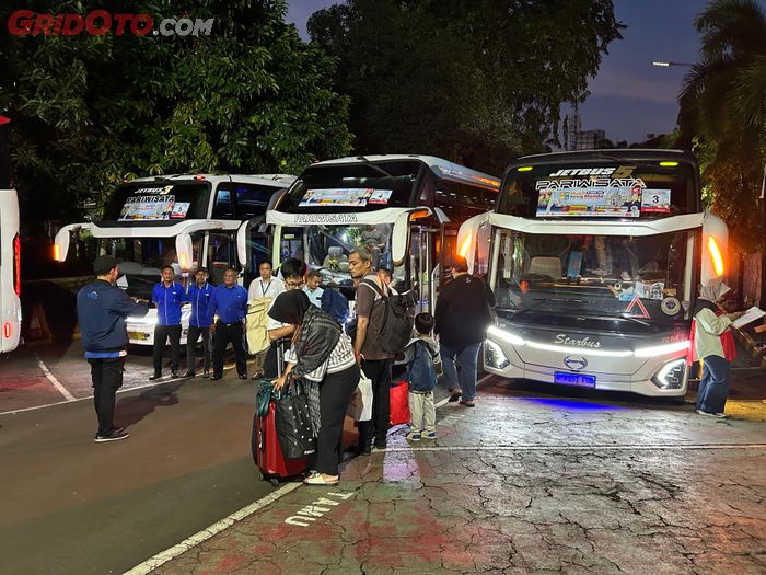 Total 2.521 pemudik diberangkatkan menggunakan 60 bus eksekutif dari kantor AHM yang berada di Sunter