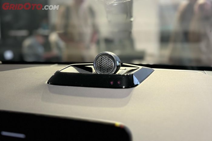 Center speaker Volvo ES90 untuk suara surround