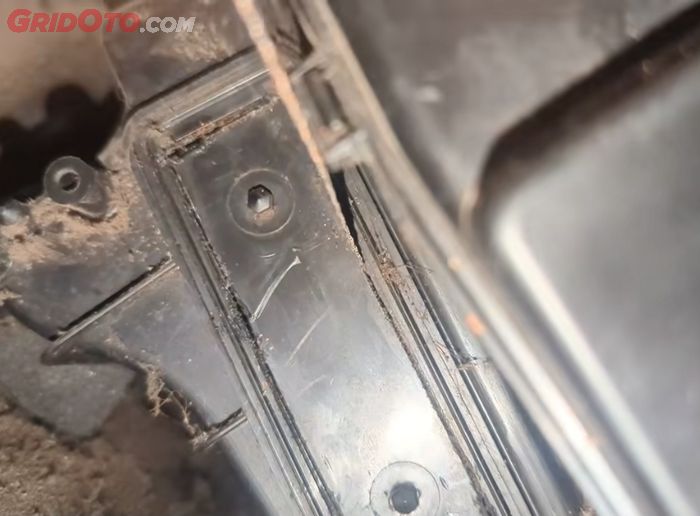 Ilustrasi panel dashboard mobil kusam dan kotor