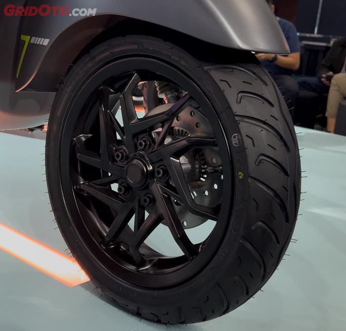 Pelek palang terbaru juga hadir untuk Vespa Sprint 180, Sprint S 180 dan Sprint Tech 180