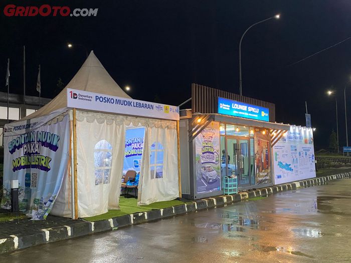Posko mudik dan Lounge disediakan oleh PLN di sini.