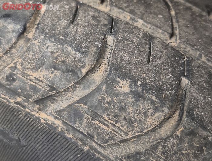 Ban Mobil Aus dan Tidak Merata? Cek Tanda ini Lihat Kondisinya