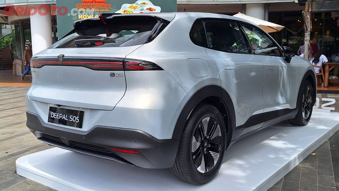 Desain Changan Deepal S05 REEV terinspirasi dari pesawat luar angkasa