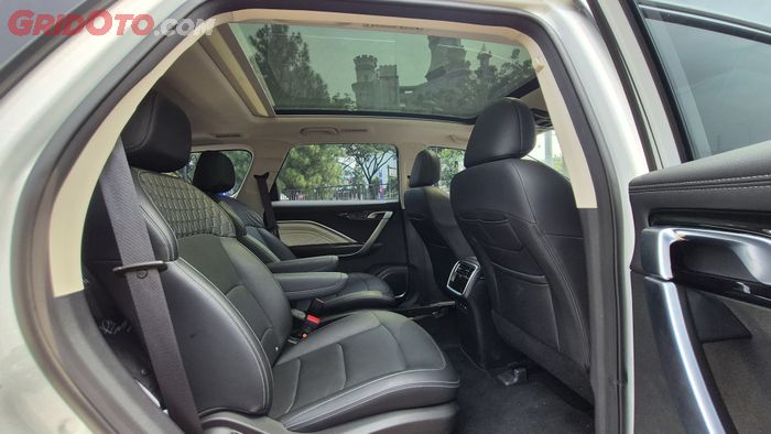 Baris ke 2 Aletra L8