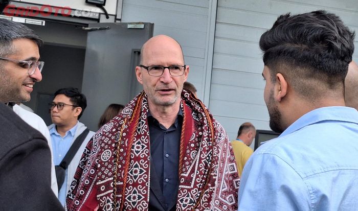 Klaus Zyciora, Head Of Global Design Changan bilang tombol fisik jarang ditemukan di mobil Tiongkok karena pengemudinya suka dengan perintah suara