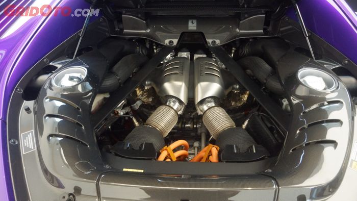 Mesin Ferrari 296 GTB