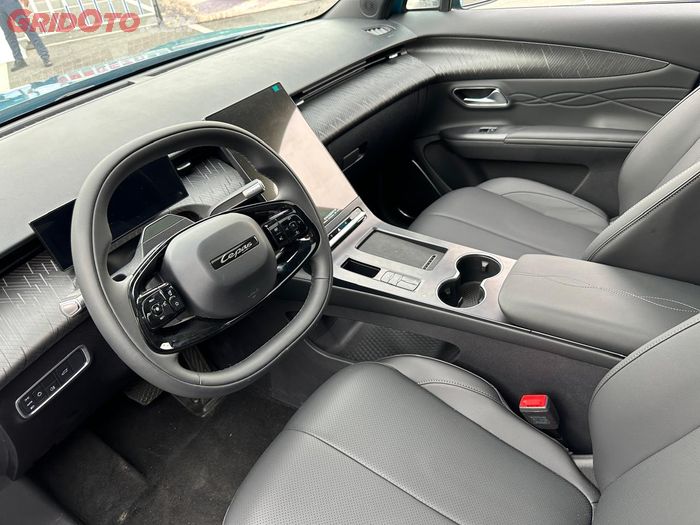 Interior Lepas E4 yang diuji GridOto.com di Cina