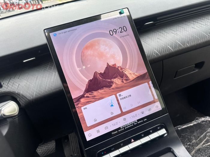 Layar inforainment Lepas E4