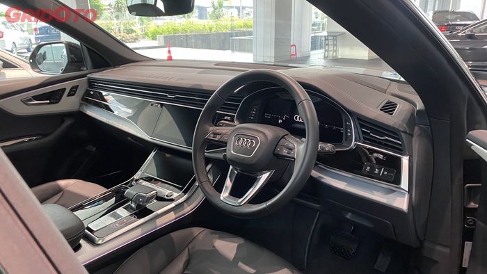 Interior Audi Q8 55 TFSI.